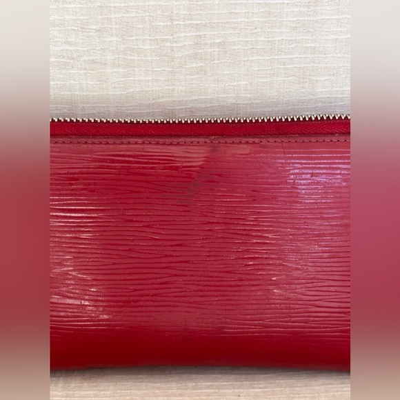 LOUIS VUITTON Red Epi Zippy Wallet - Picture 4 of 16